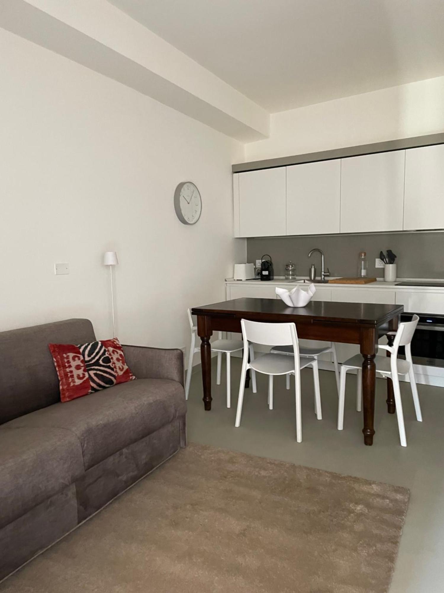 Number 99 Apartment Бергамо Екстериор снимка